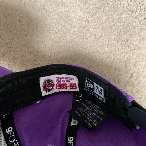 Toronto Raptors Hat - Picture 4 of 4